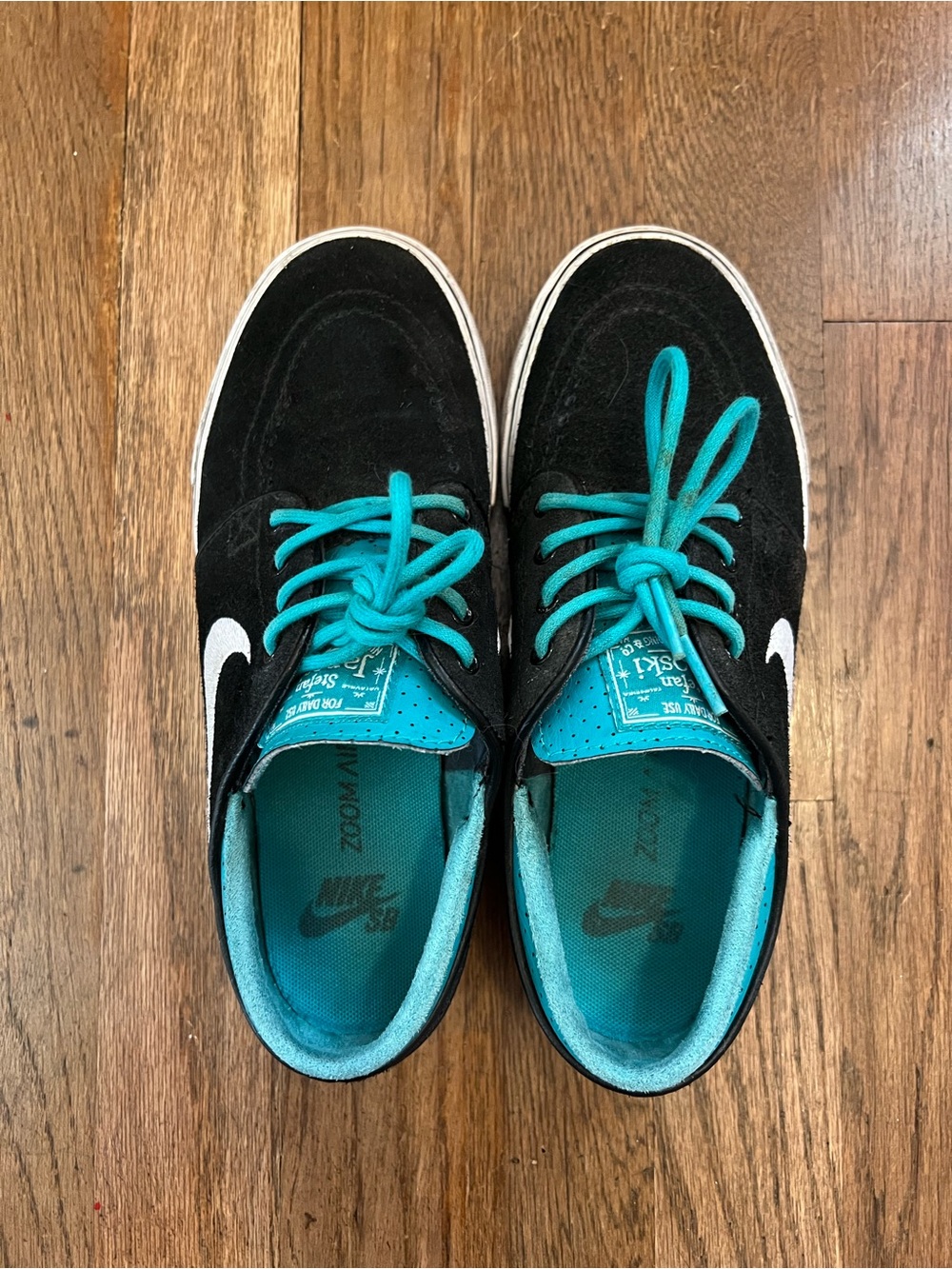 Nike SB Stefan Janoski in Black/White-Turbo Green Turquoise Skate Shoes Boys 4